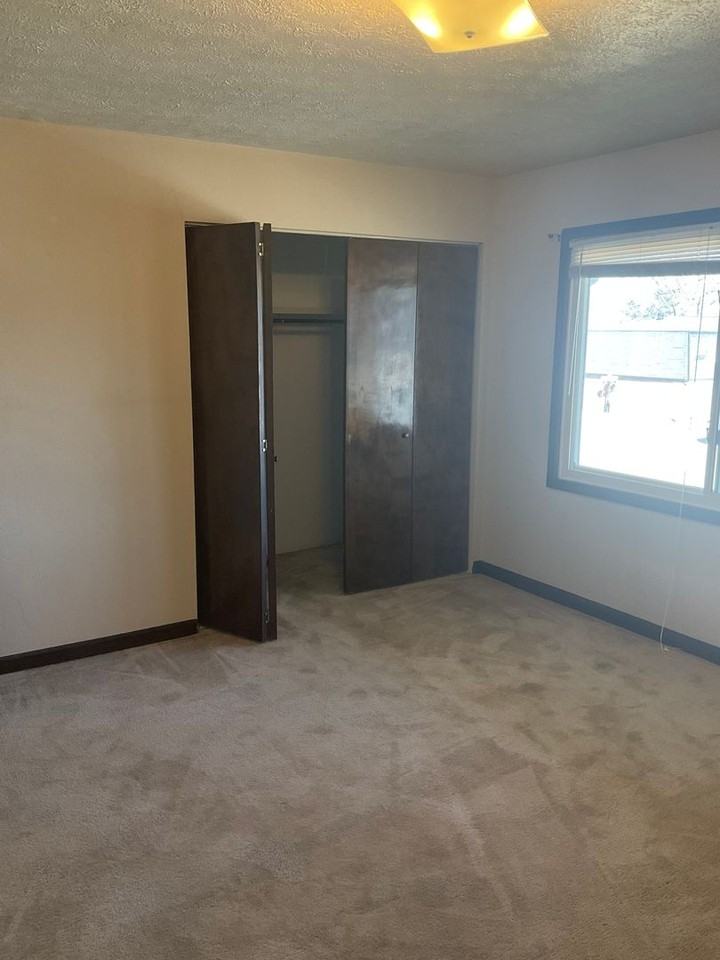 405A E Poos Dr - Photo 7 of 14