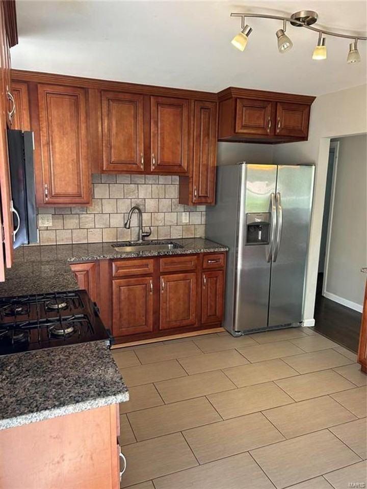 620 Nirk Ave - Photo 6 of 20