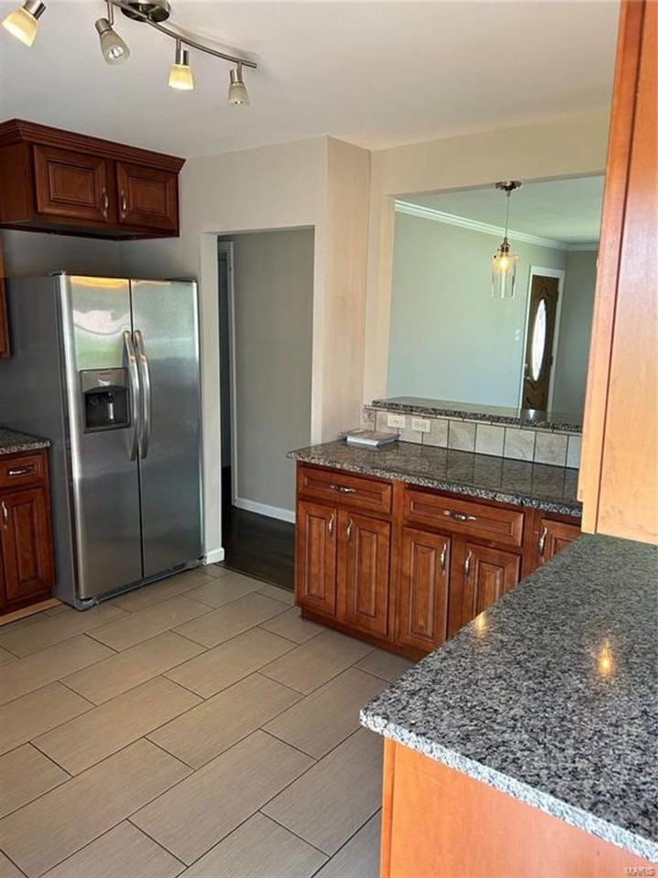 620 Nirk Ave - Photo 7 of 20