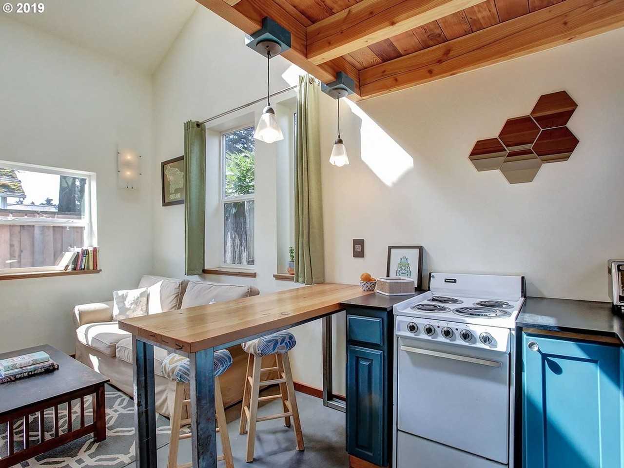 4643 Ne 38th Ave #B - Photo 3 of 6