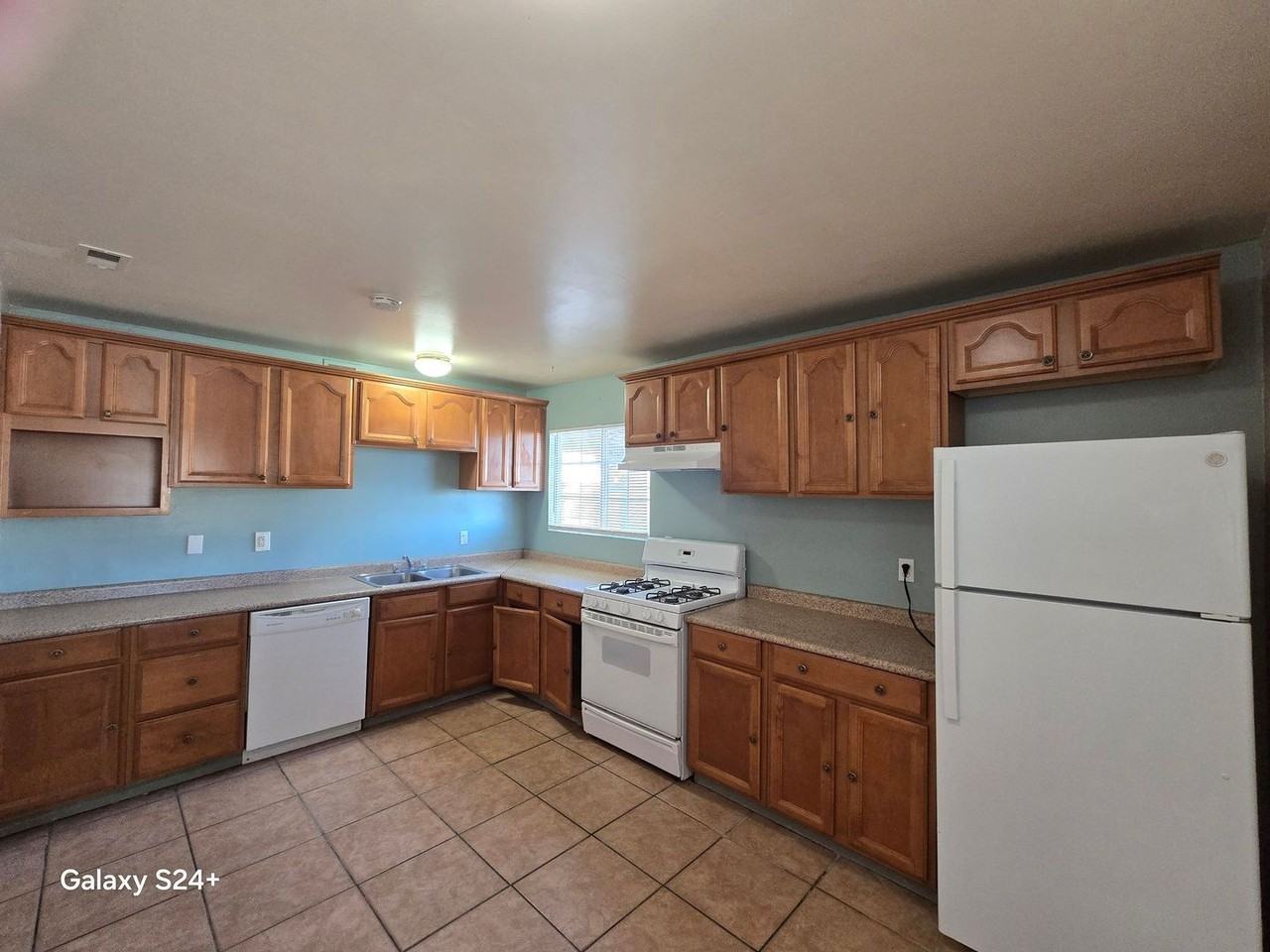 6187 Bagley Ave - Photo 6 of 16