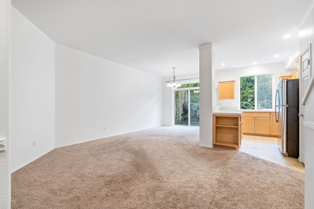 2378 Nw 168th Pl - Photo 4 of 32