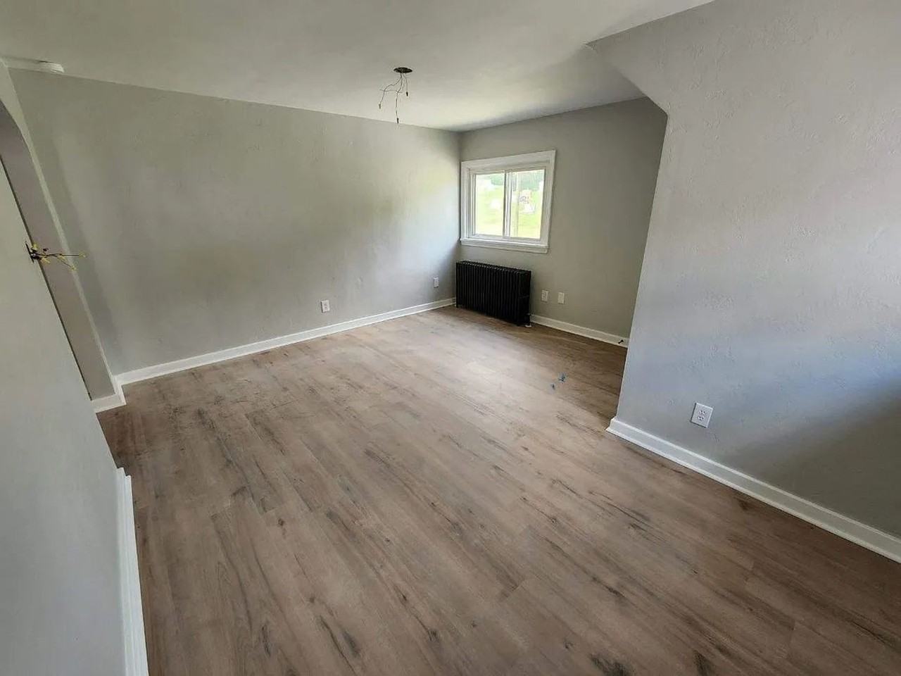 3915 Mount Troy Rd - Photo 3 of 15