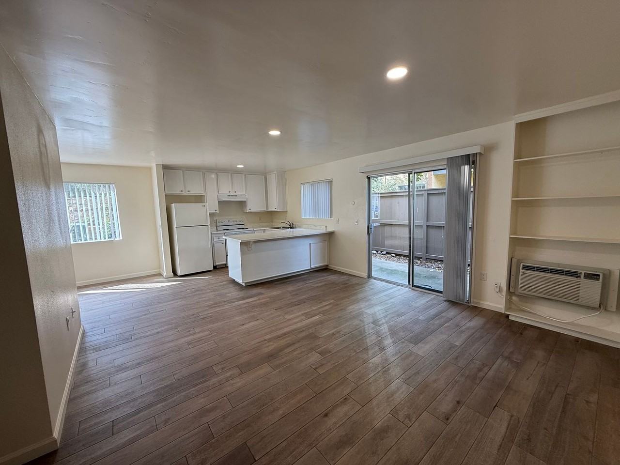 Mira Monte Apartments - Photo 3 of 10
