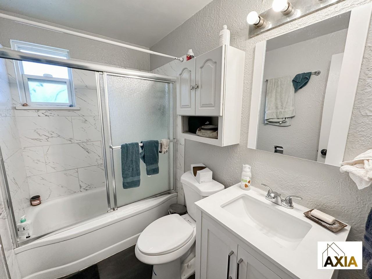 858 9th St - Photo 4 of 11