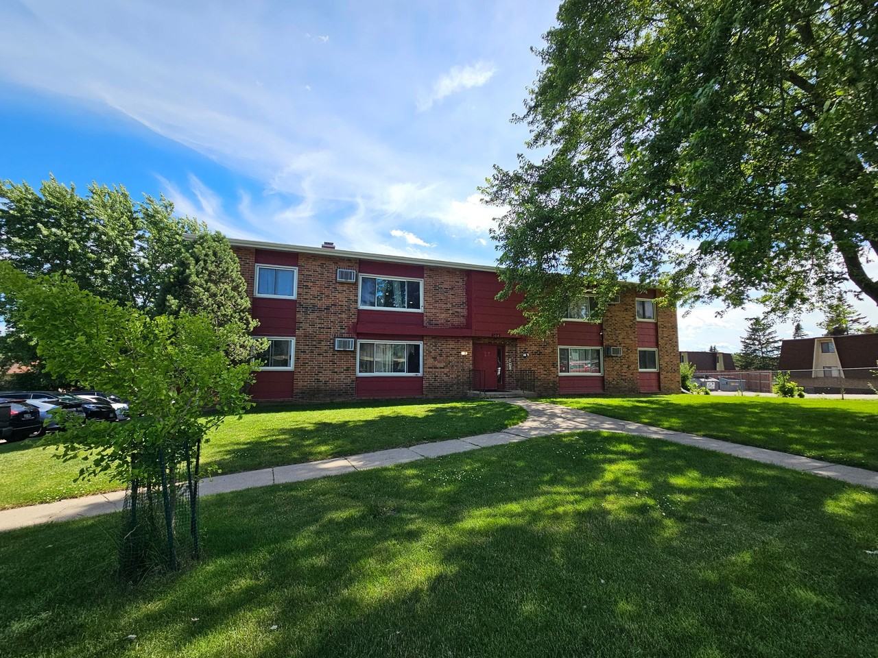 THURSTON APARTMENTS - Photo 3 of 17