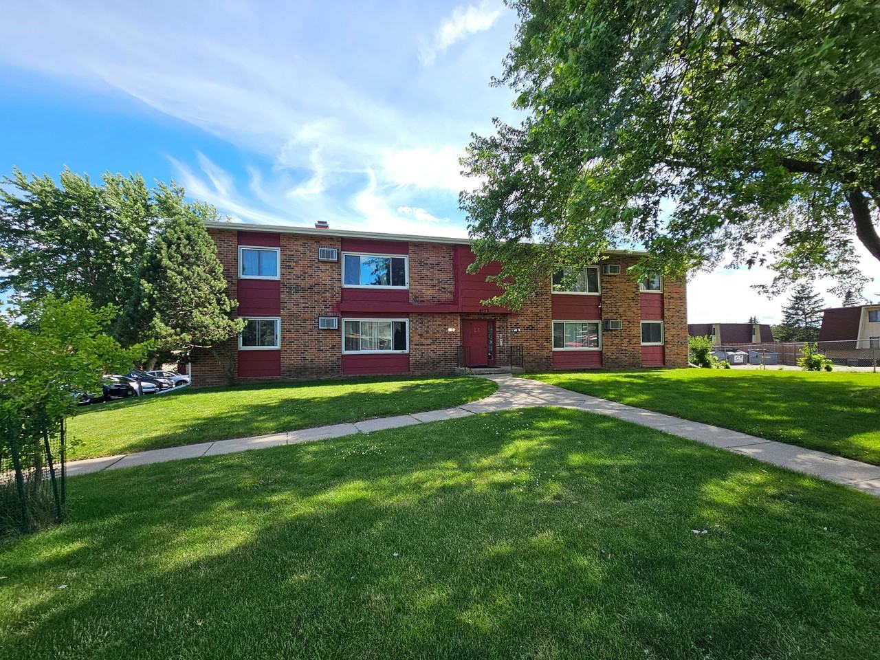 THURSTON APARTMENTS - Photo 7 of 17