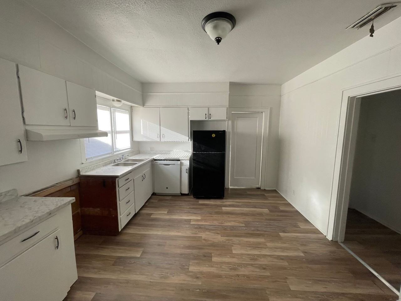 1749 N 11th St - Photo 2 of 11