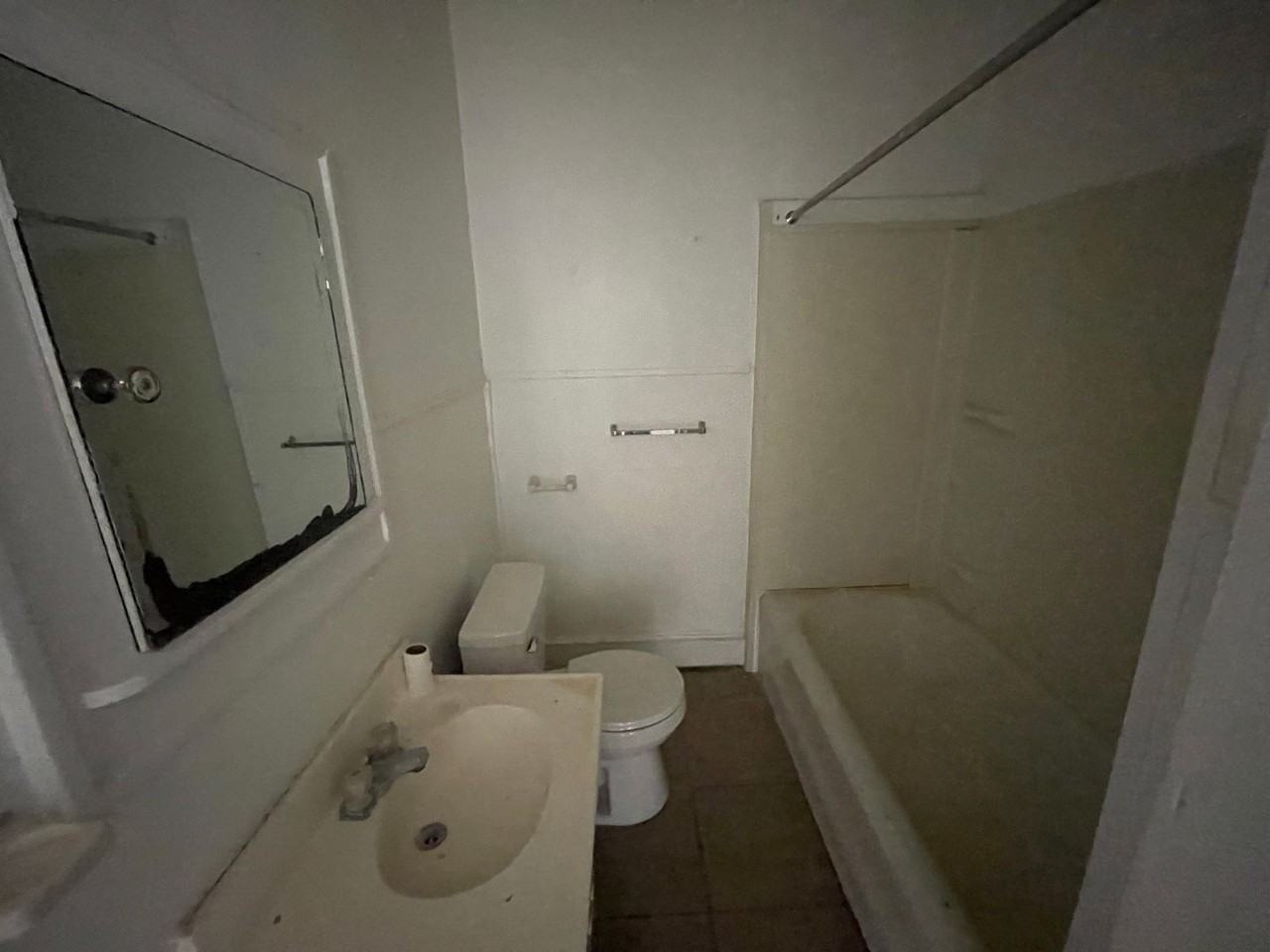 1749 N 11th St - Photo 6 of 11