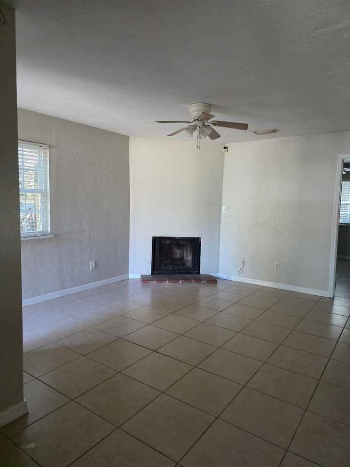 3729 Sutor Ct - Photo 2 of 12