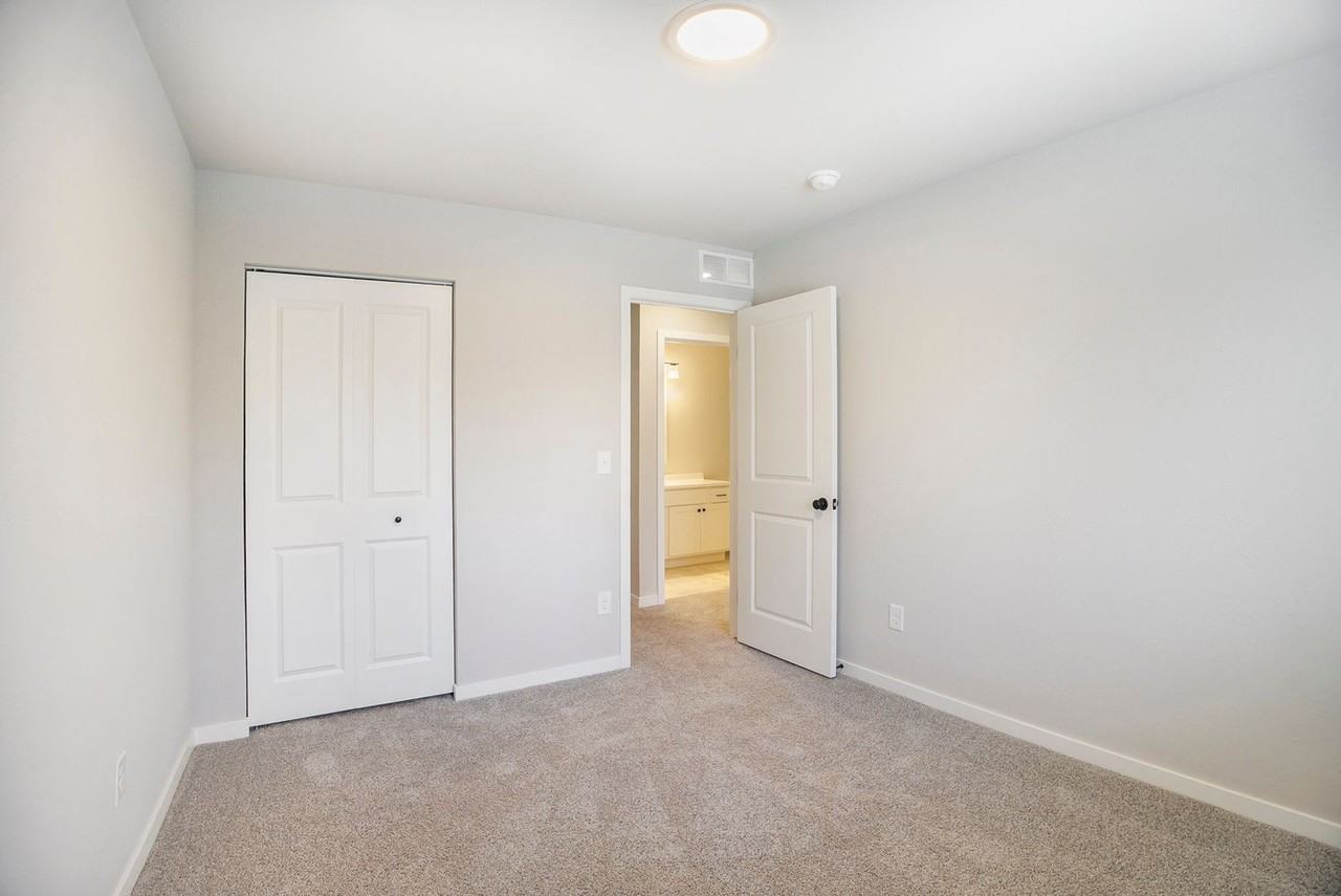 670 Bush Blvd - Photo 6 of 24