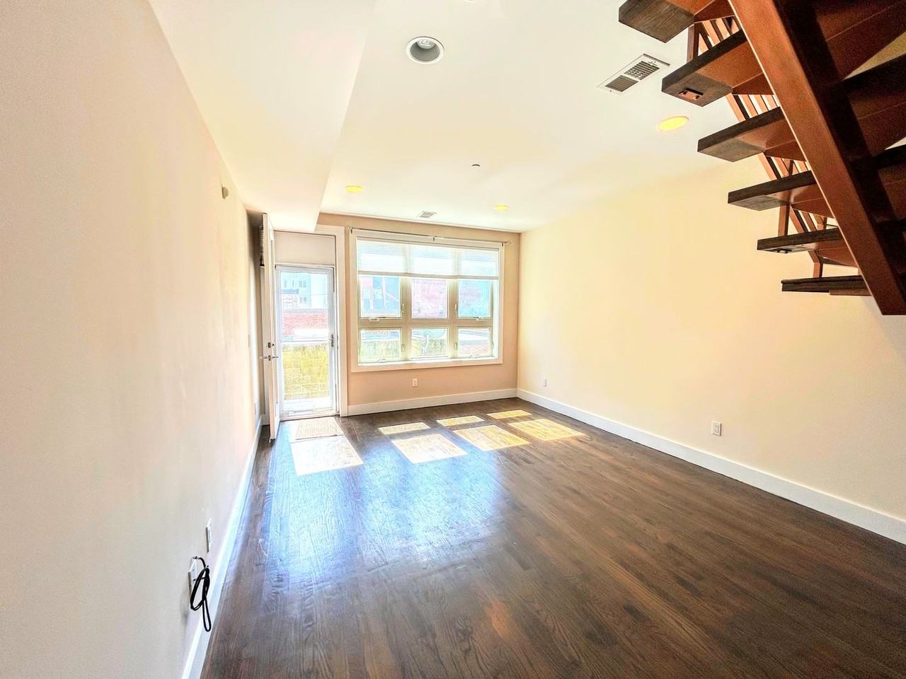 1538 Ogden St #2B - Photo 5 of 15