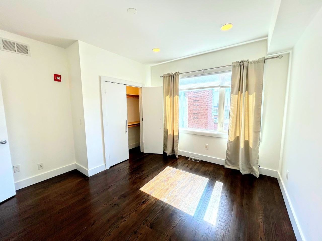 1538 Ogden St #2B - Photo 6 of 15