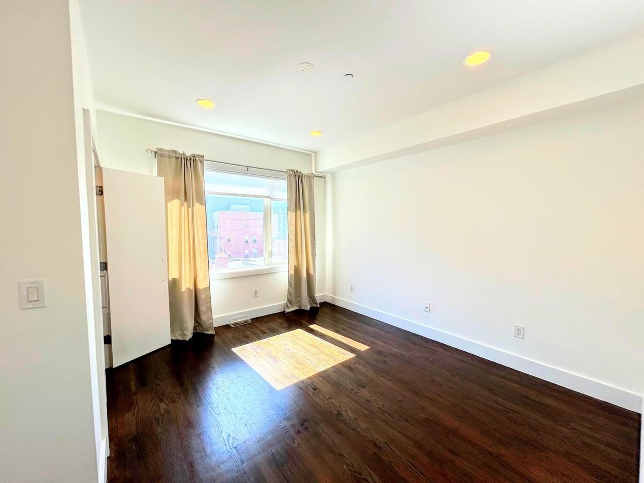 1538 Ogden St #2B - Photo 7 of 15