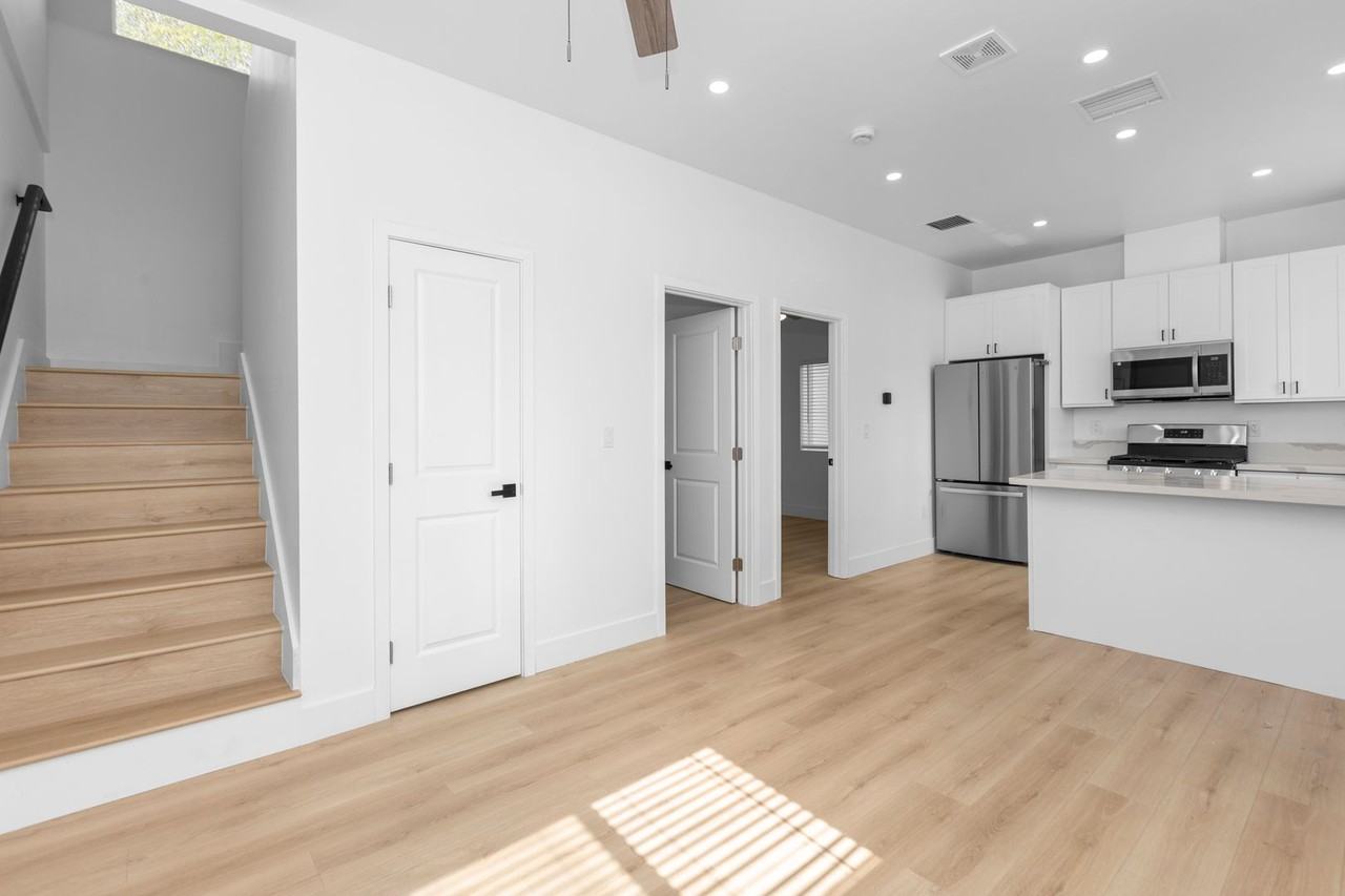 6704 Saranac St - Photo 2 of 28