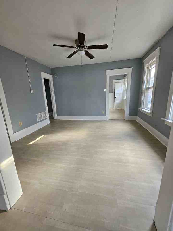 1429 Atkins St #2 - Photo 5 of 11