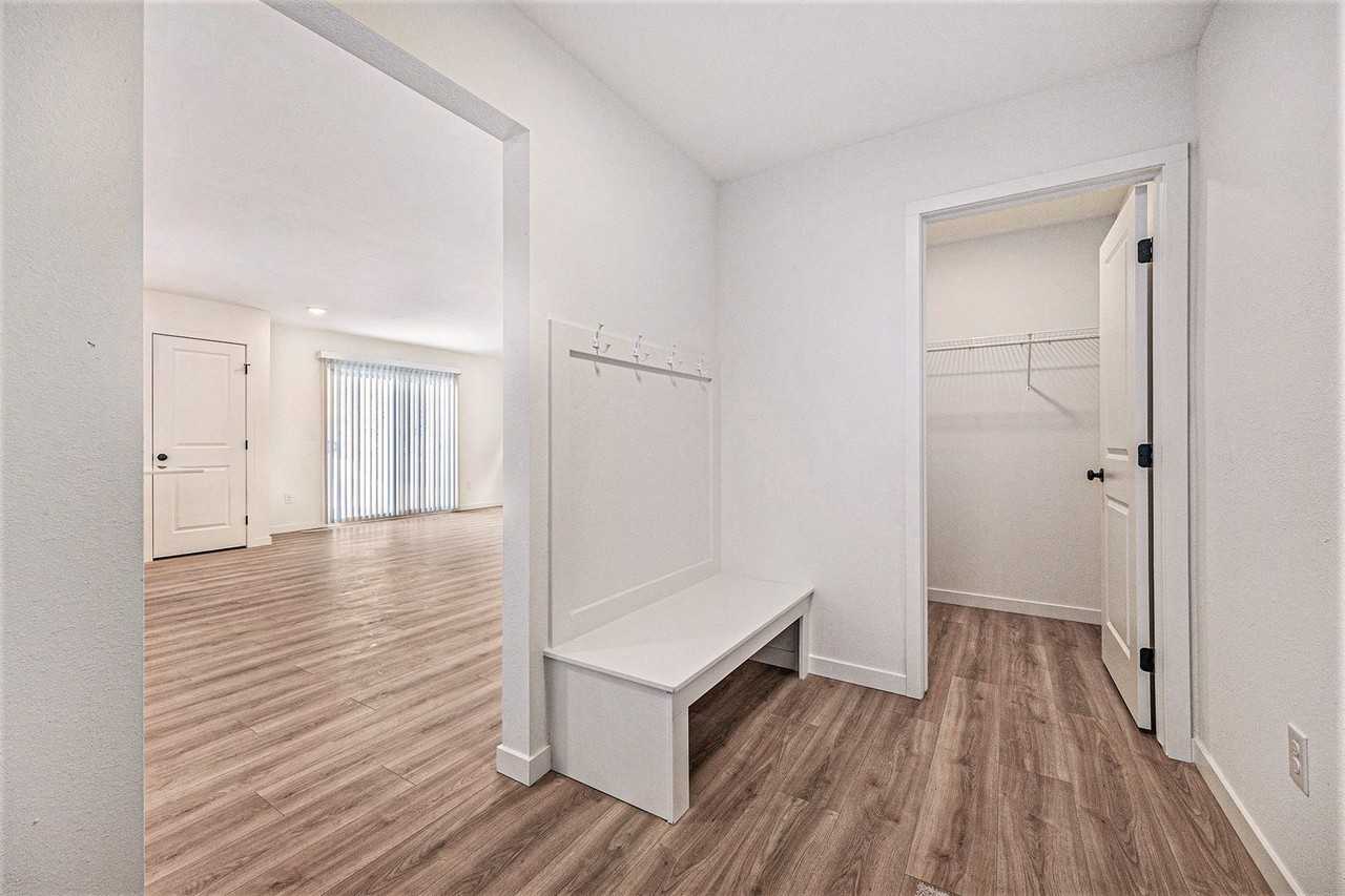 1308 Forest View Dr - Photo 2 of 23