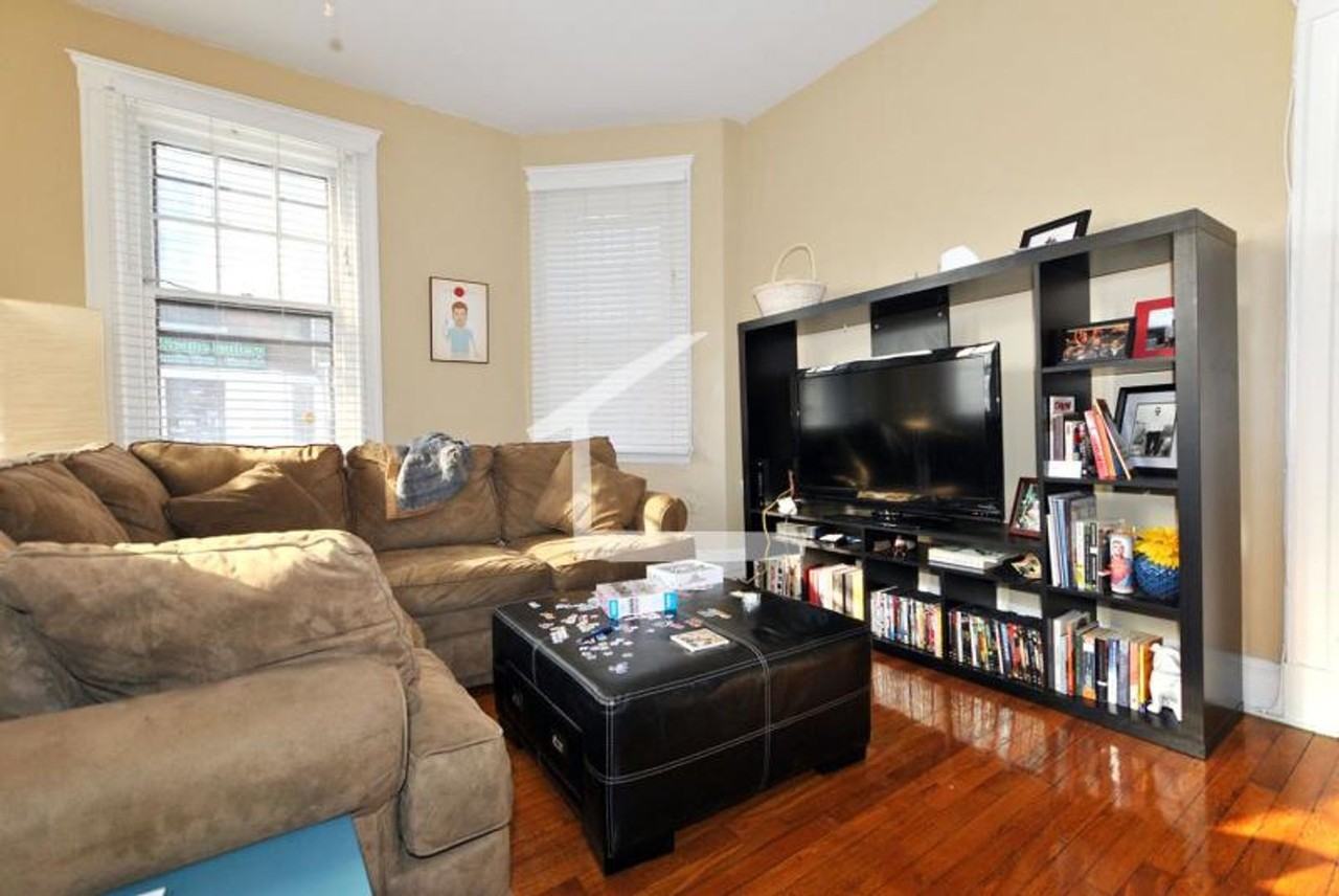 322 Allston St - Photo 4 of 10