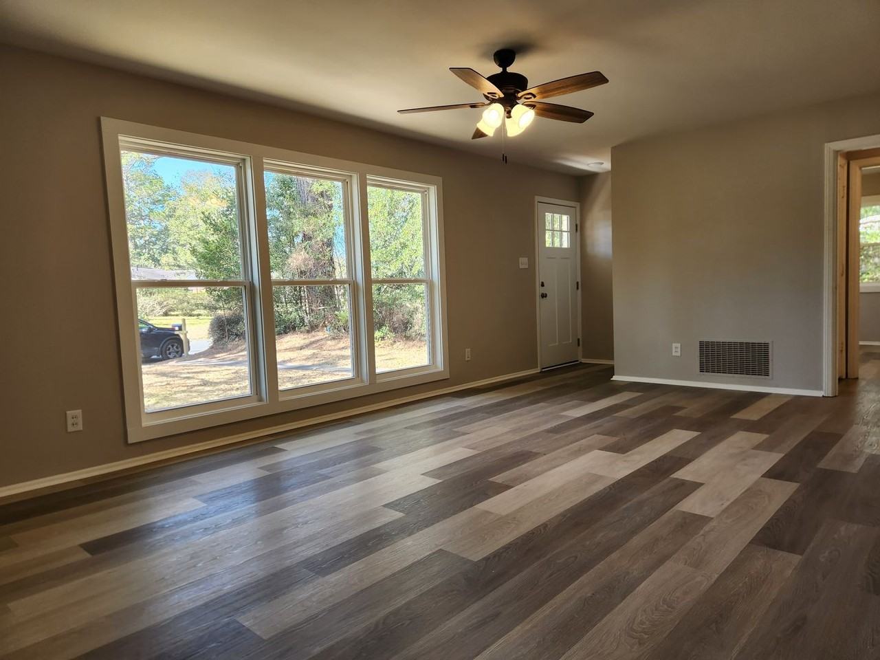 21 Skyline Dr - Photo 3 of 16