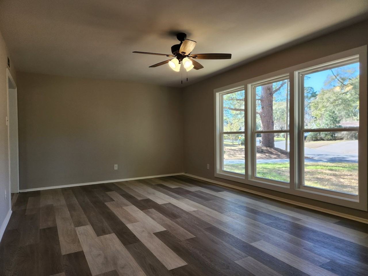 21 Skyline Dr - Photo 4 of 16