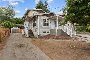 featured image of 808 Ne 70th St