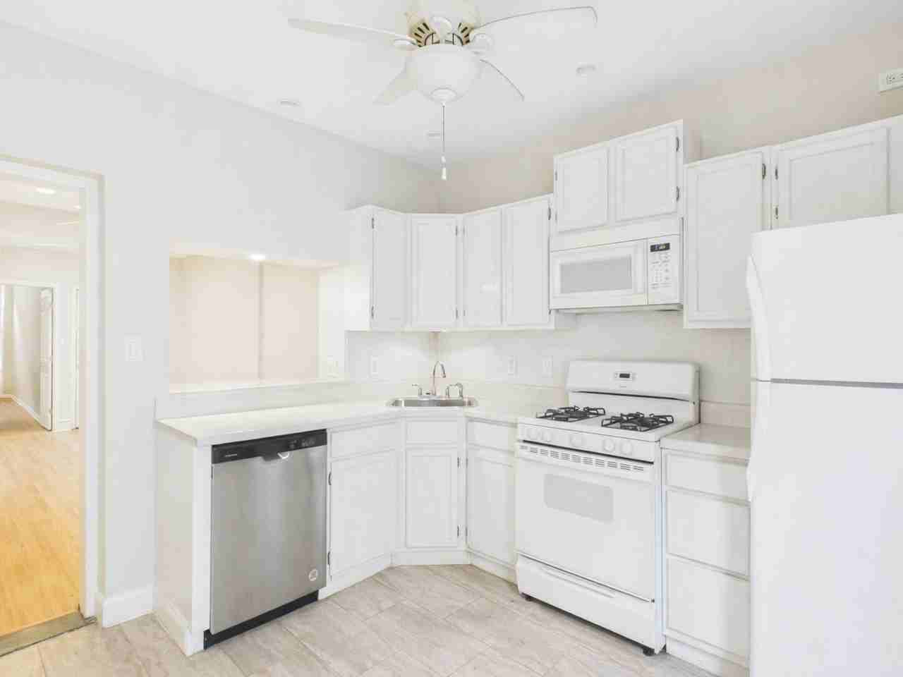 559 N 16th St - Photo 4 of 9