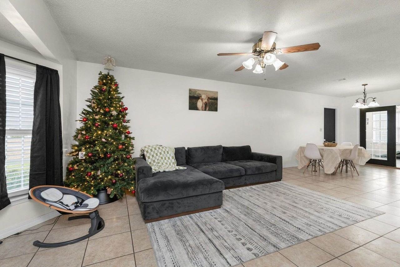 400 Brown Pl - Photo 5 of 26