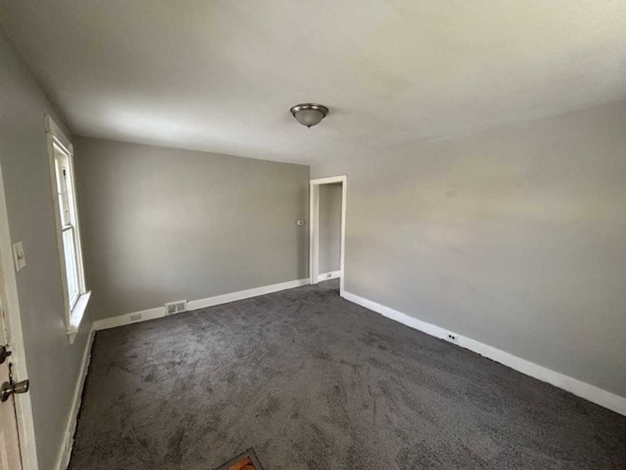 618 Farnsworth Ave - Photo 3 of 8