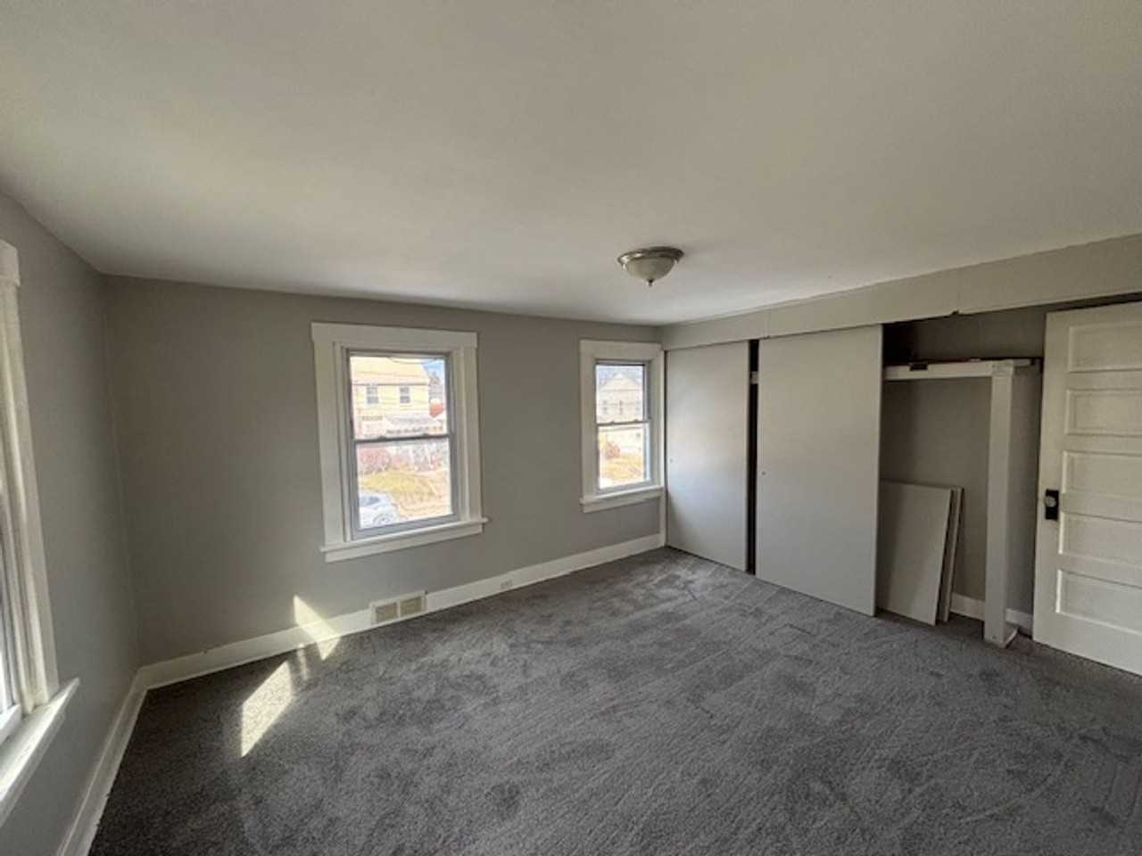 618 Farnsworth Ave - Photo 4 of 8