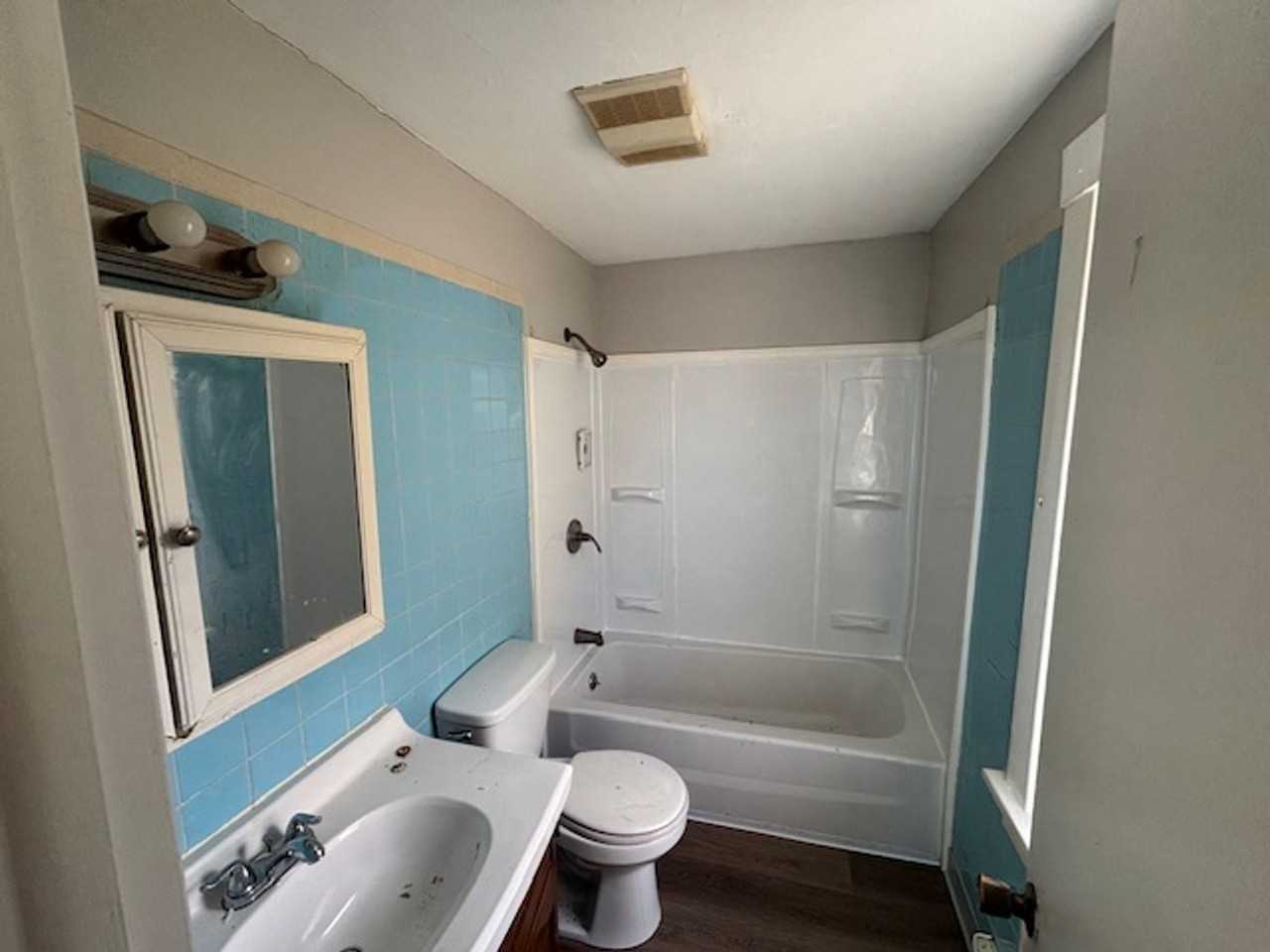 618 Farnsworth Ave - Photo 5 of 8