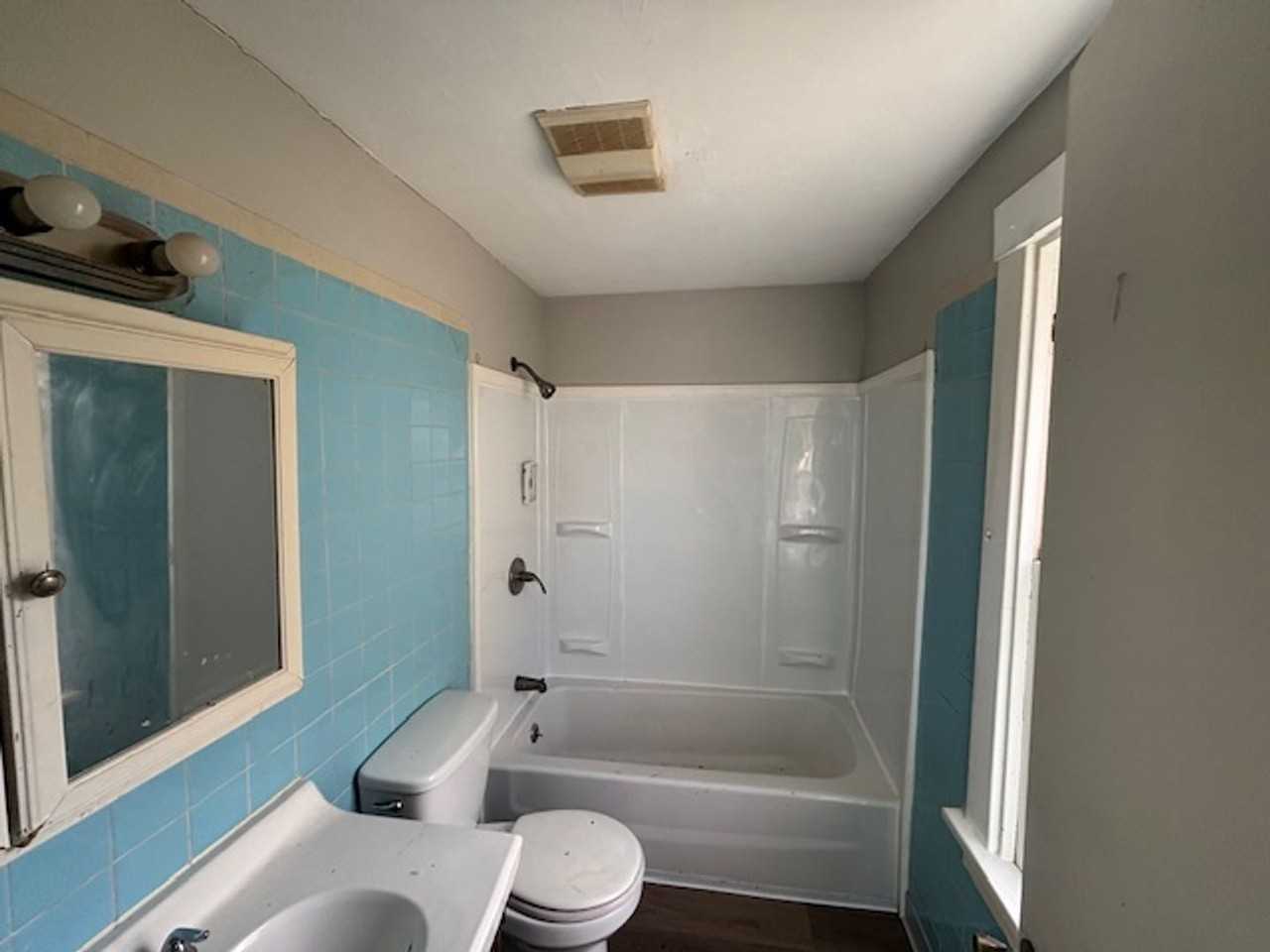 618 Farnsworth Ave - Photo 6 of 8