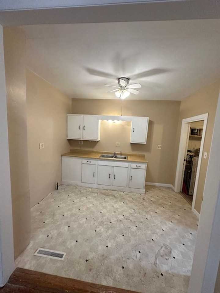 2007 W Alice Ave - Photo 6 of 17