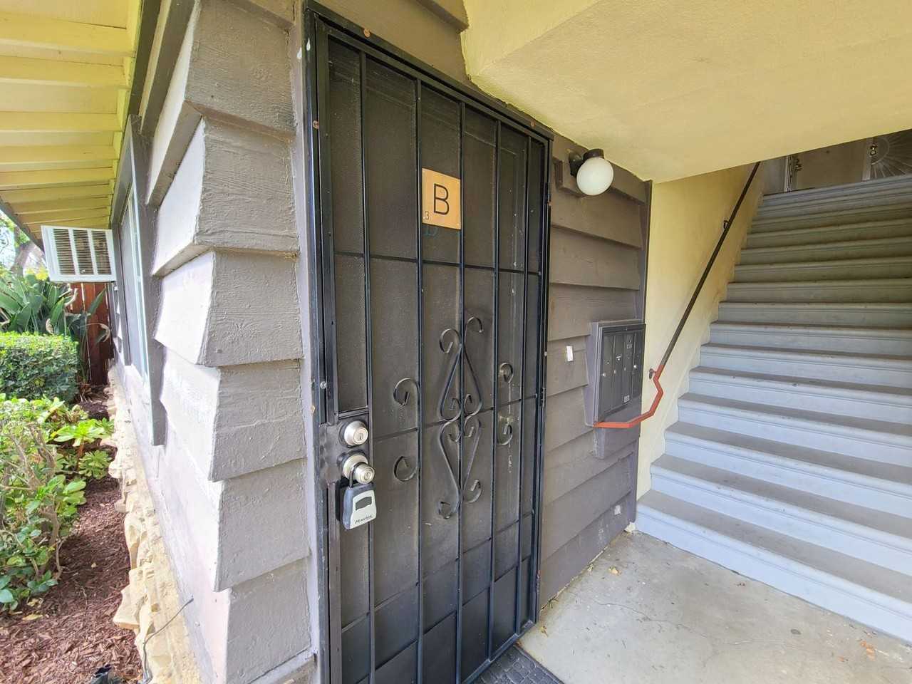 25258 Taylor St - Photo 3 of 18