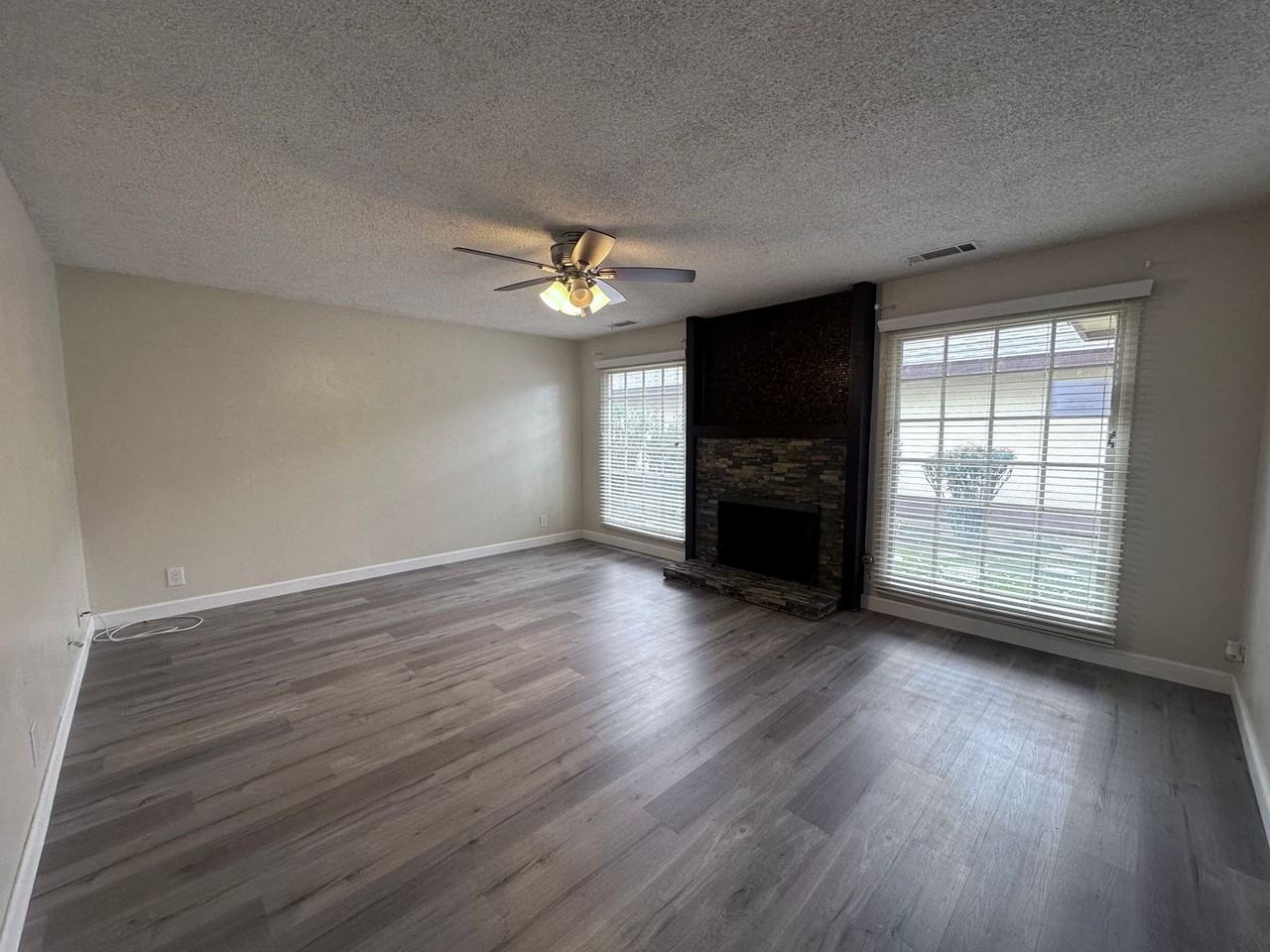 3829 W Hillsdale Ave - Photo 6 of 18