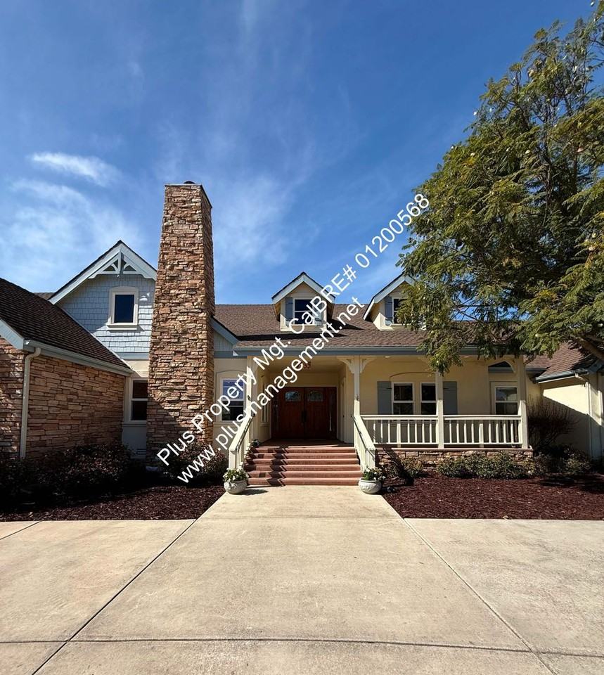 4335 Beverly Ct - Photo 4 of 50