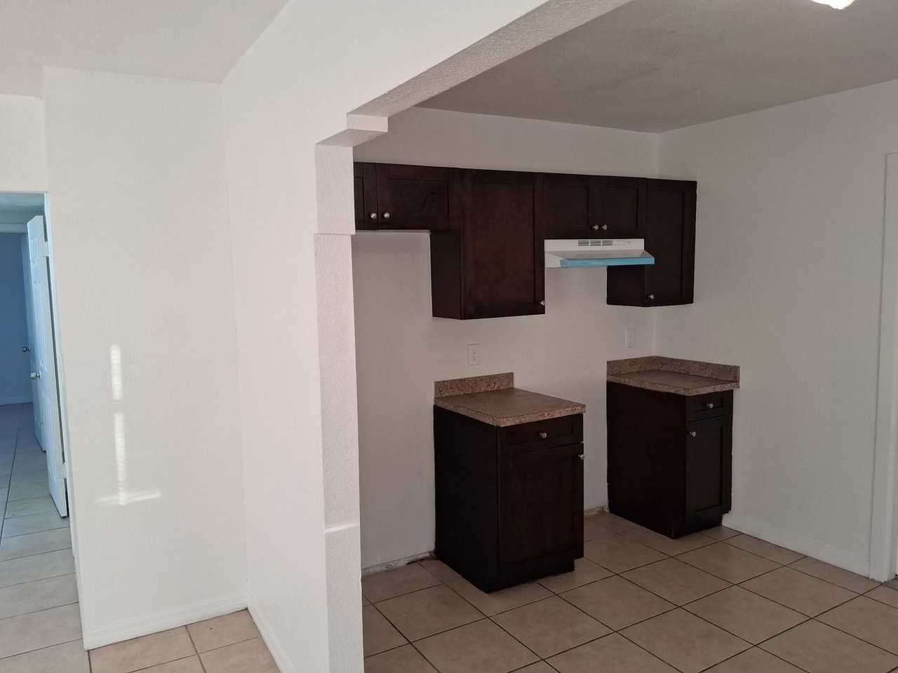 6812 Thomas Cir - Photo 3 of 8