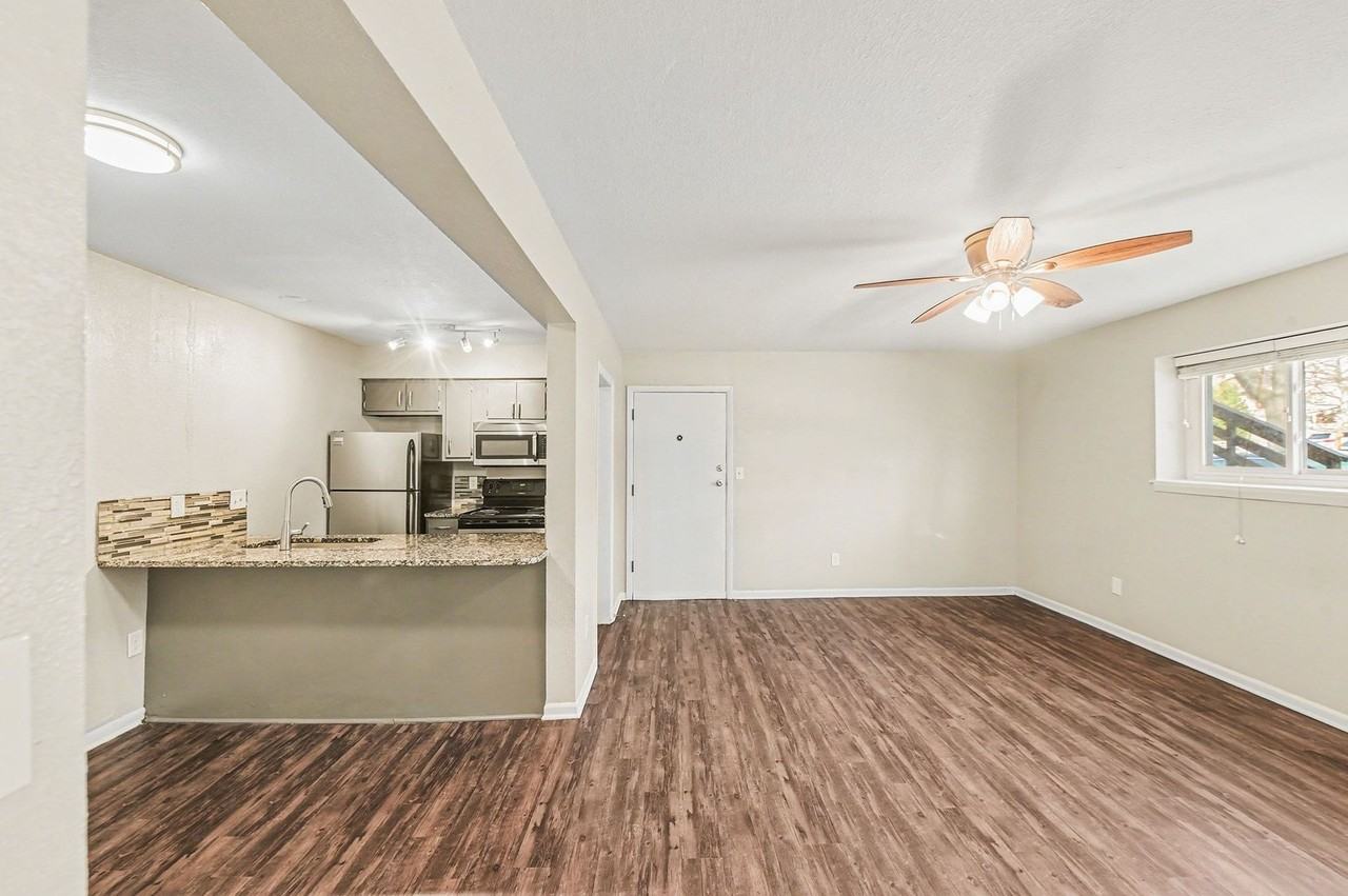 Kosobro - 701 E 40th St - Photo 3 of 16