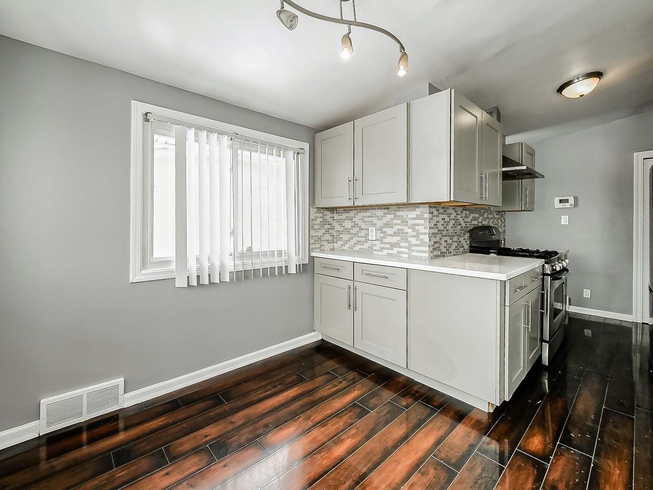 1283 Featherstone Rd - Photo 5 of 34