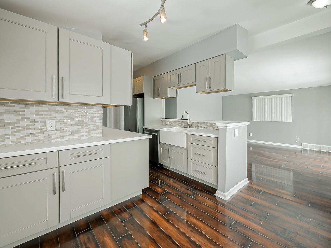 1283 Featherstone Rd - Photo 6 of 34