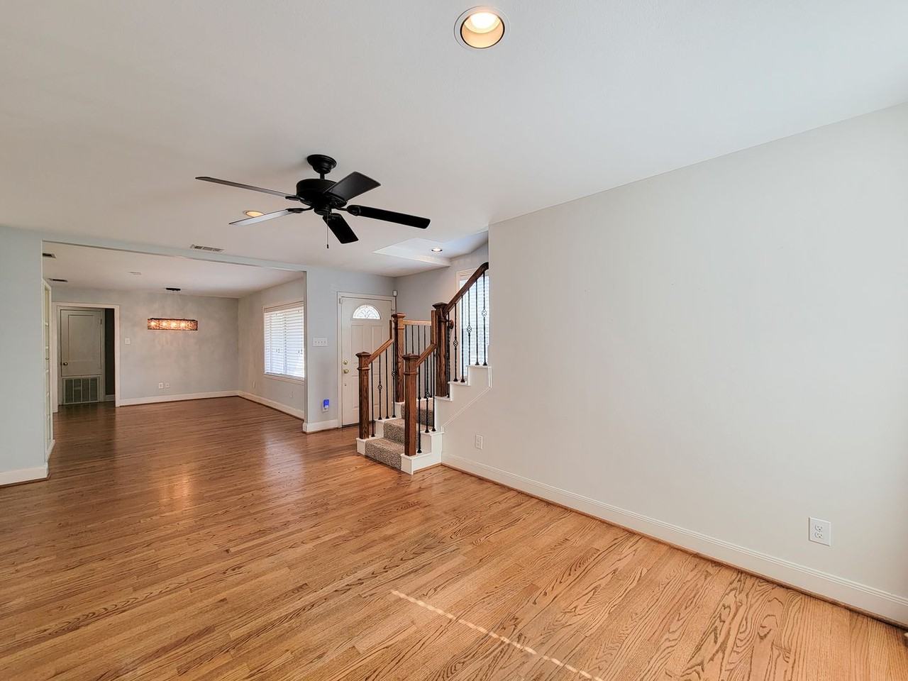 5536 Aspen St - Photo 6 of 22