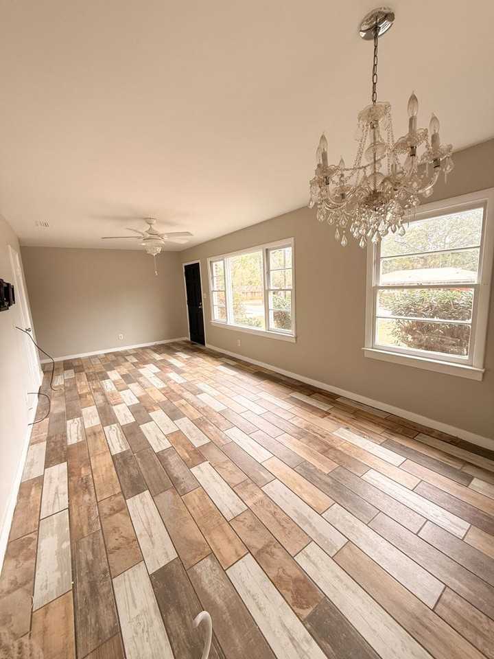 1221 W Alden Ave - Photo 2 of 4