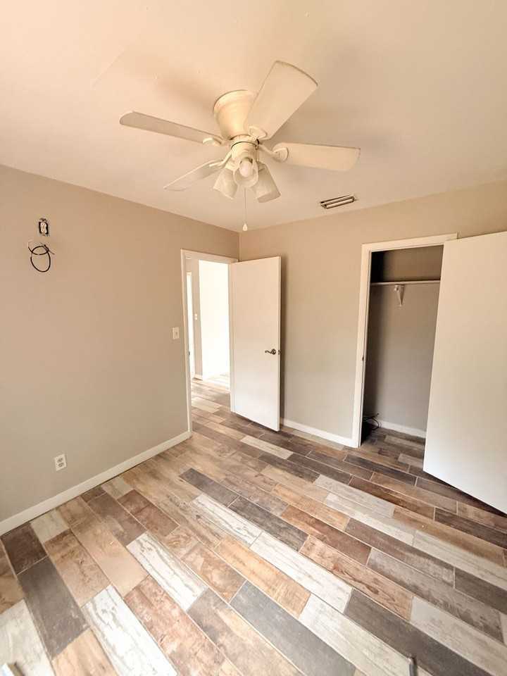 1221 W Alden Ave - Photo 4 of 4