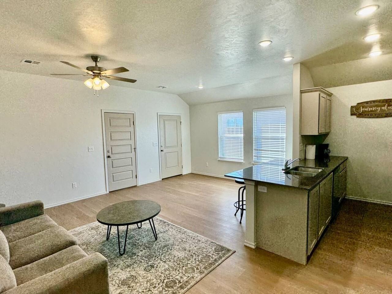 1301 Sw New York Ave #2 - Photo 6 of 18