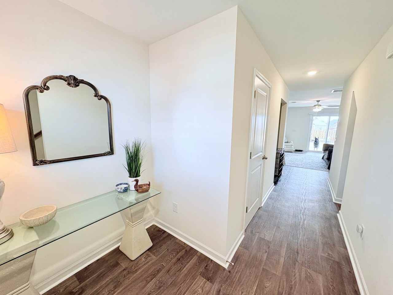 550 Seaborn Cir - Photo 4 of 27