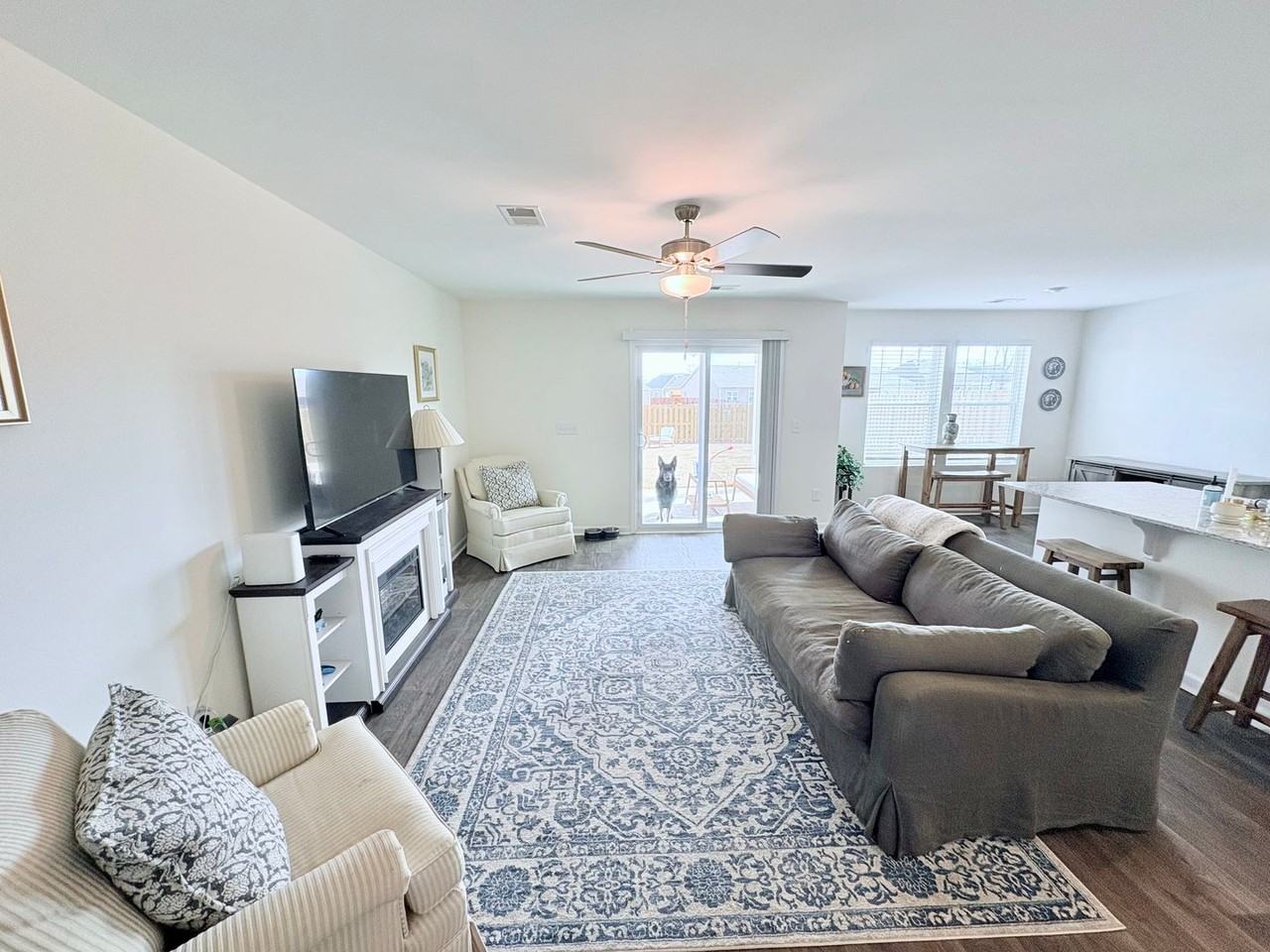 550 Seaborn Cir - Photo 5 of 27