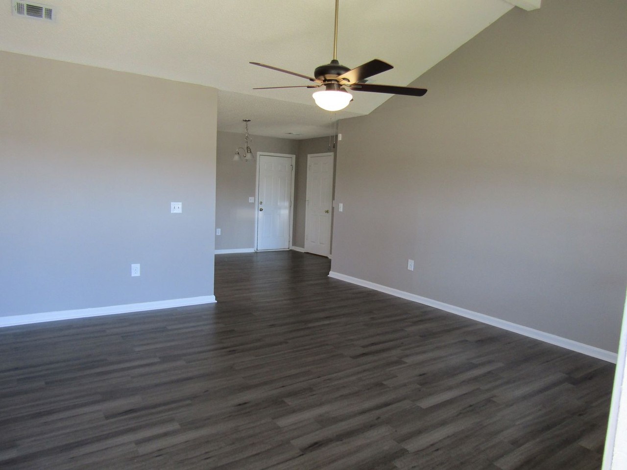 1271 Windrow Dr - Photo 3 of 23