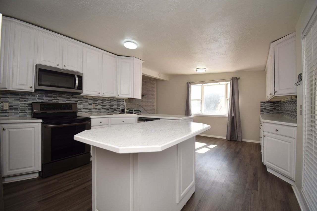 3136 S Beaver St - Photo 7 of 19