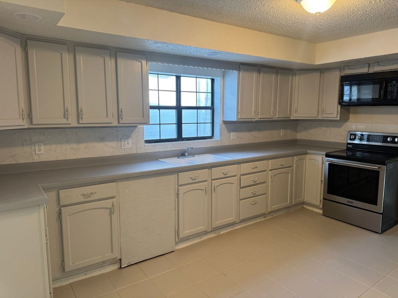 607 Tenny Ave - Photo 7 of 11