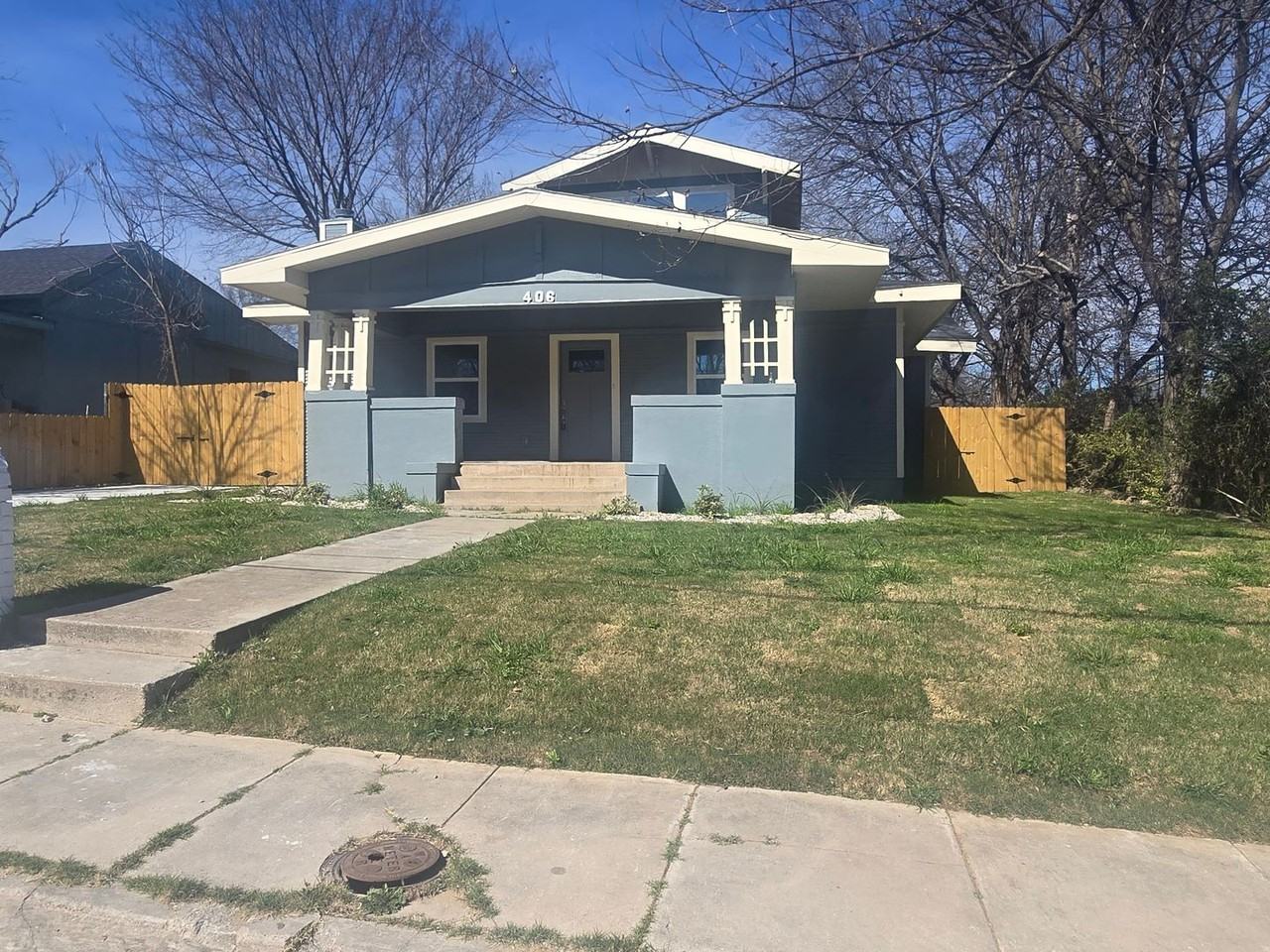 406 W Water St - Photo 2 of 35