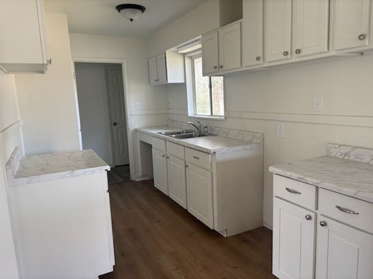 1539 Woodburn St - Photo 2 of 10